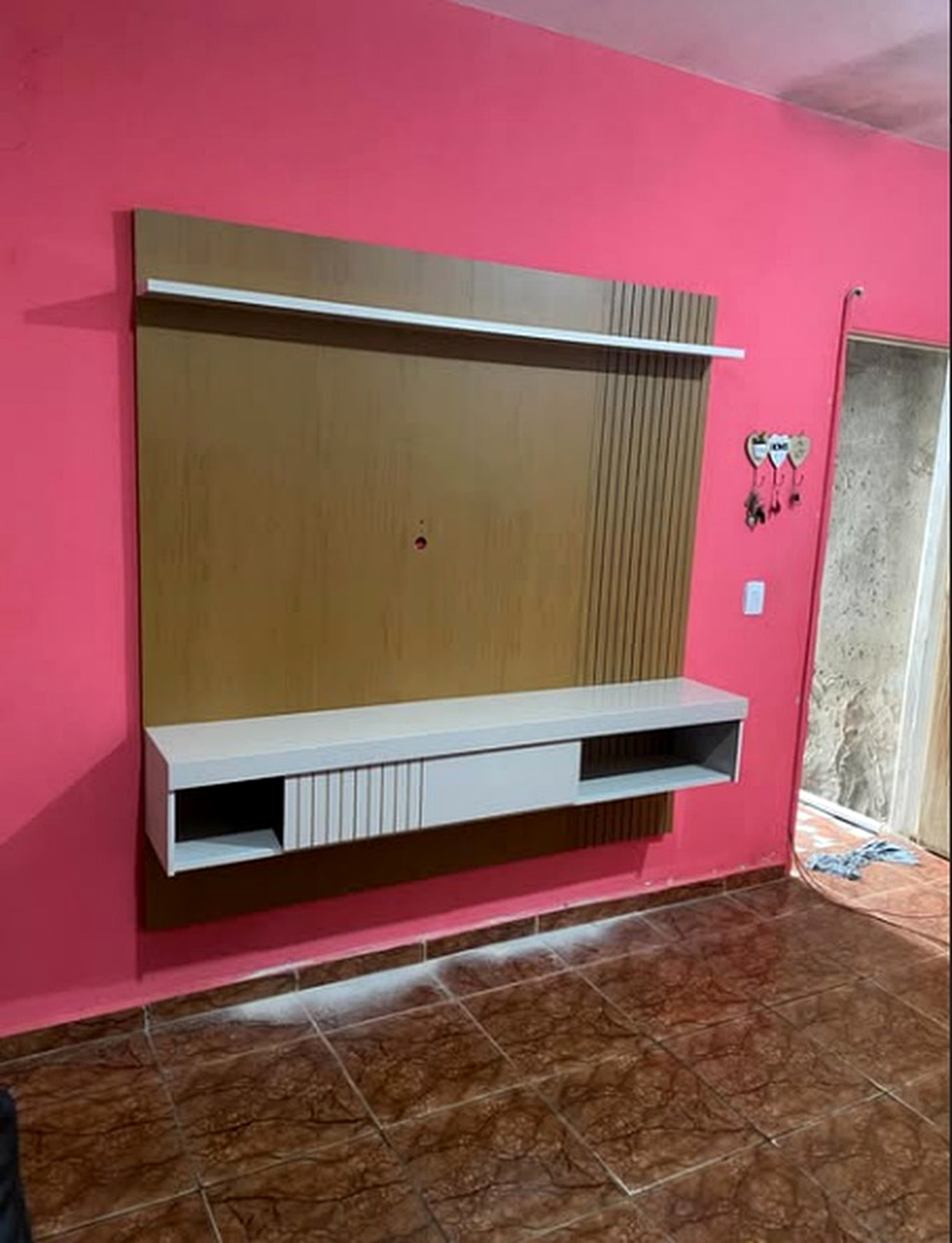 Armário de cozinha após montagem profissional de móveis